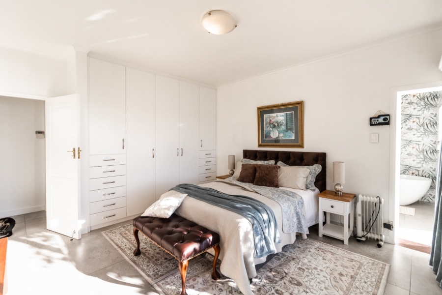 4 Bedroom Property for Sale in Mountainside Western Cape